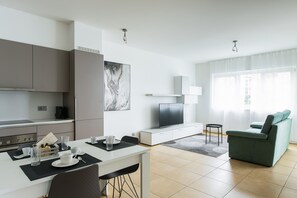 Condo Deluxe (Prestige 10) | Aire de séjour | Téléviseur à écran plat