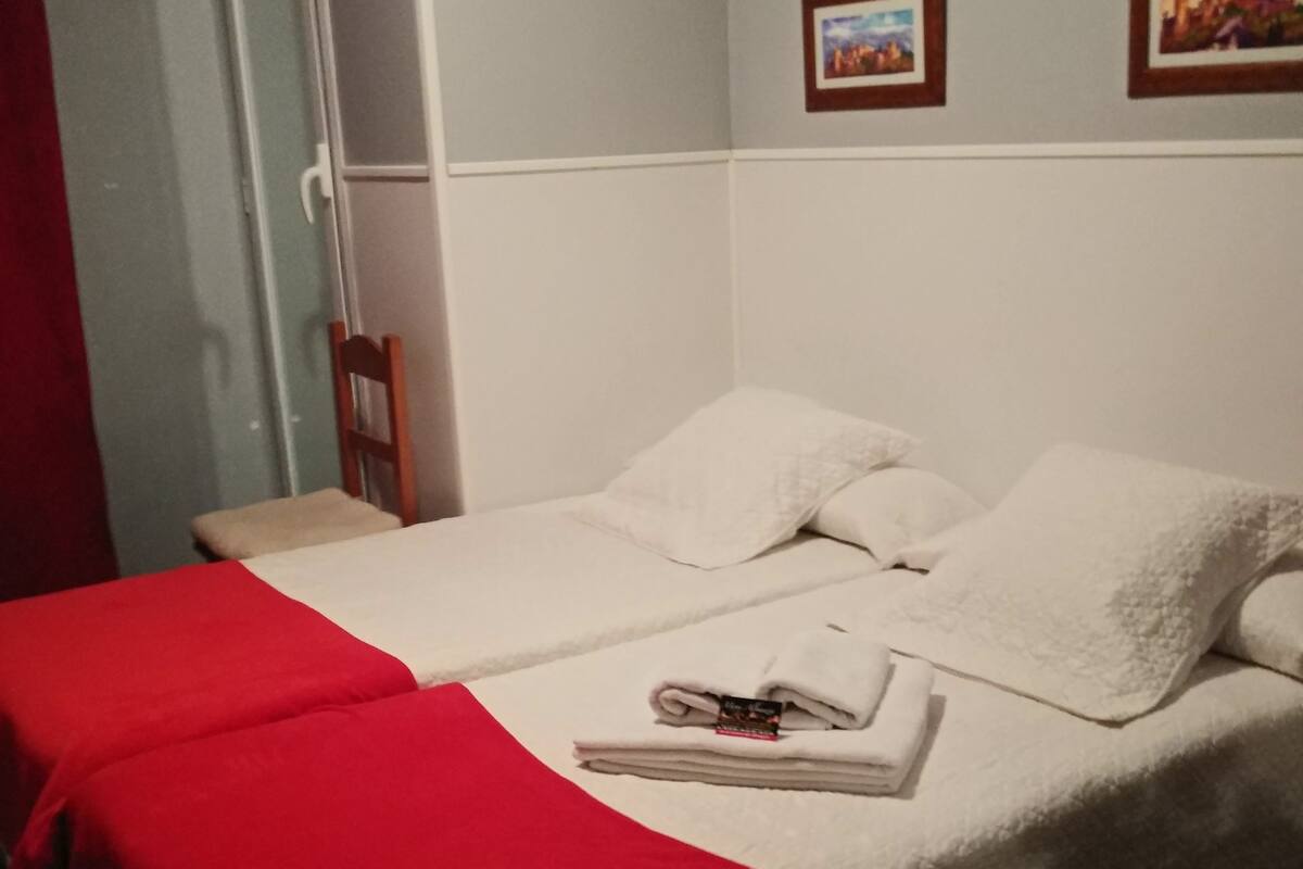 Twin Room, Shared Bathroom | WiFi (free), bed sheets