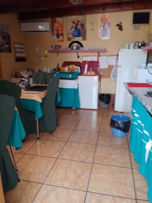 Breakfast area