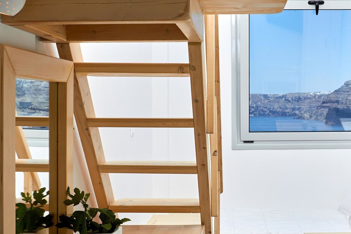 Minibar, in-room safe, soundproofing, free WiFi