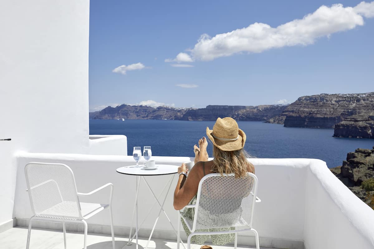 Standard Room with Balcony & Caldera View | Udsigt fra balkon
