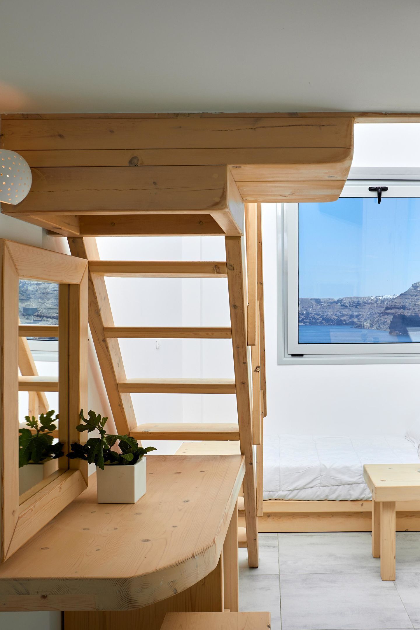 Een minibar, een kluis op de kamer, geluiddichte muren, gratis wifi