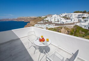 Minibar, in-room safe, individually decorated, individually furnished