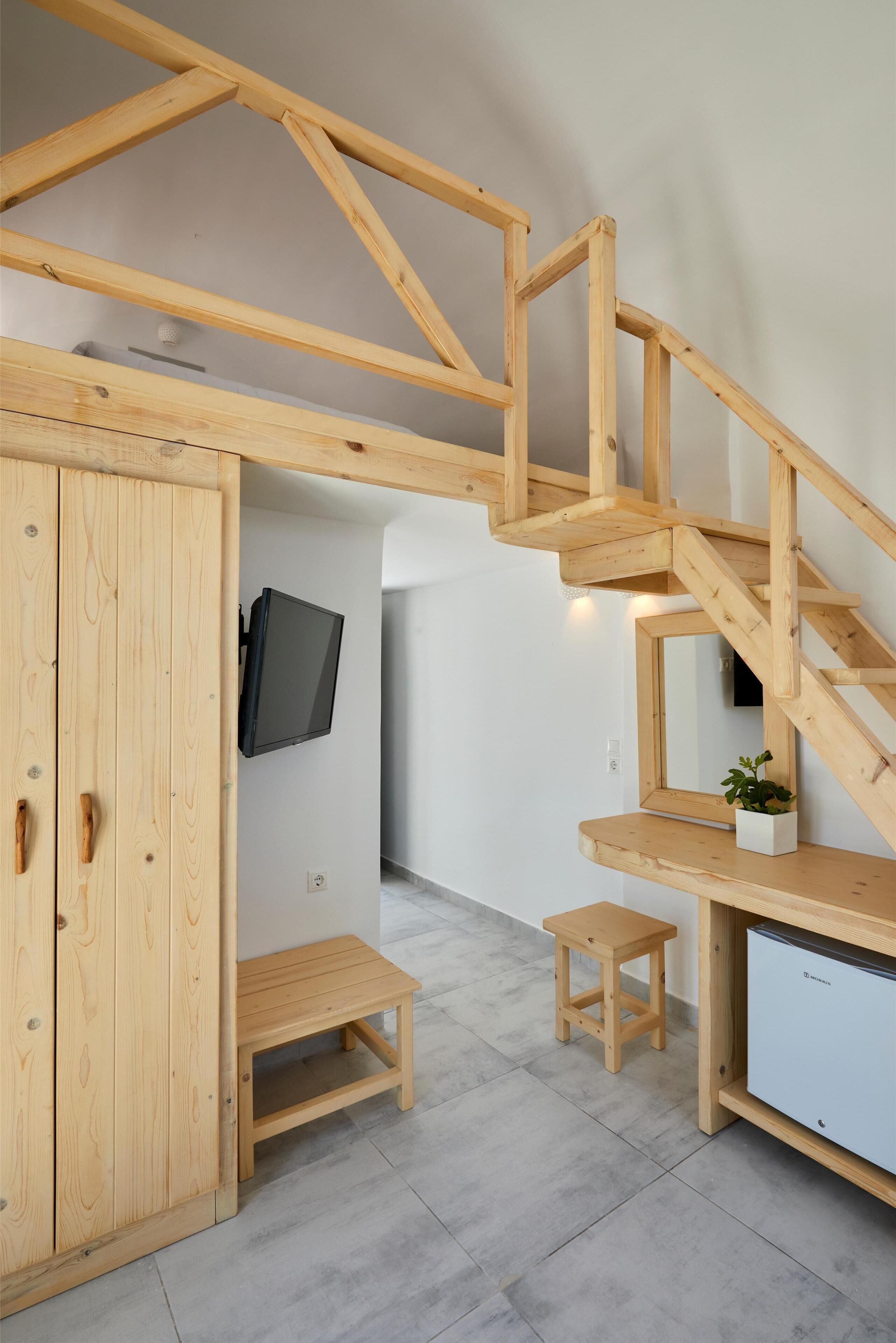 Minibar, in-room safe, soundproofing, free WiFi