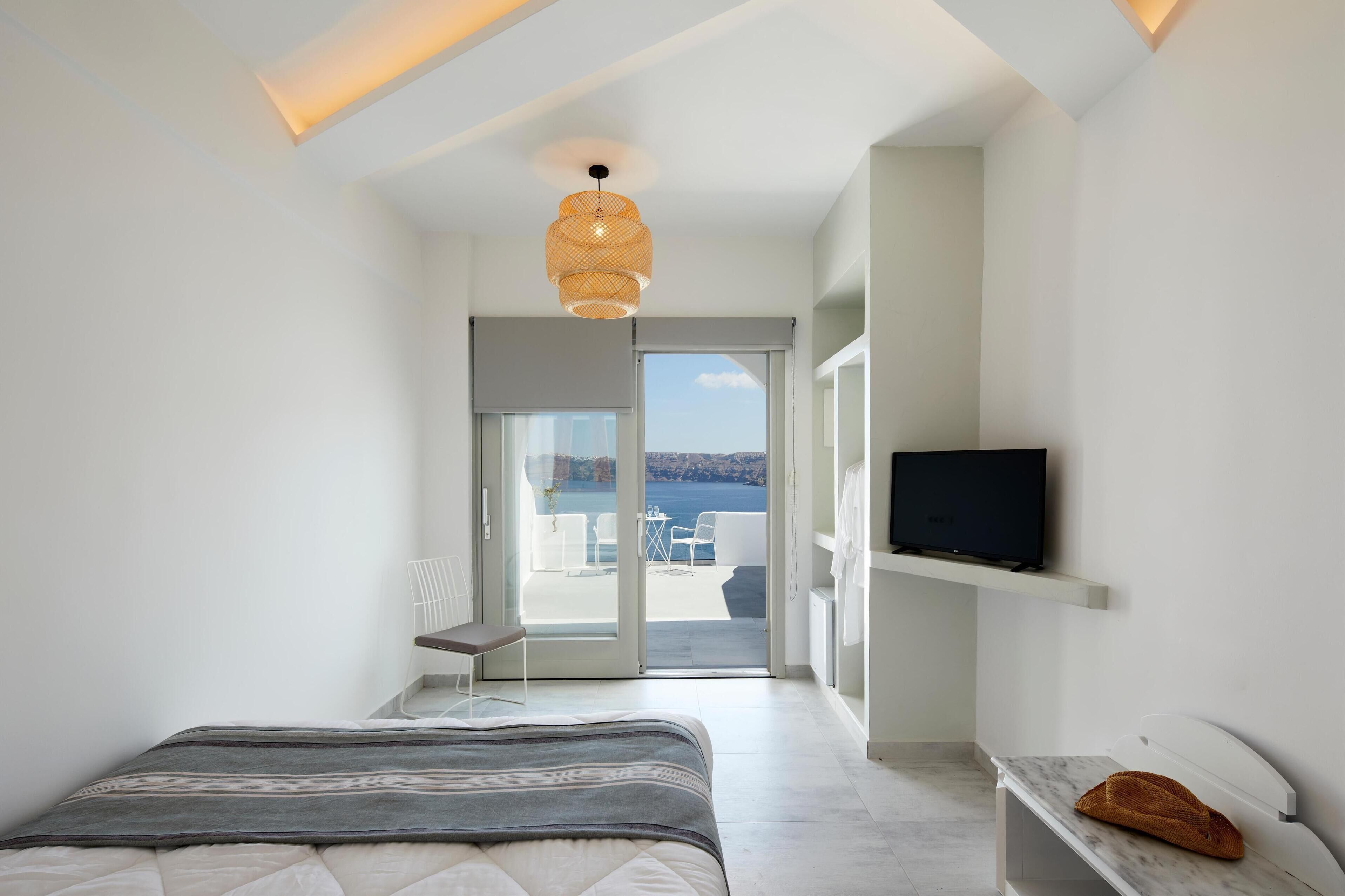 Minibar, in-room safe, soundproofing, free WiFi