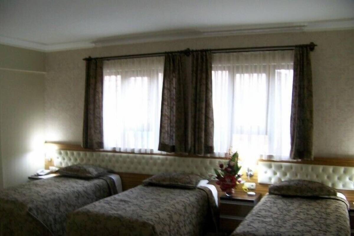 Minibar, Schreibtisch, Bügeleisen/Bügelbrett, kostenlose Babybetten
