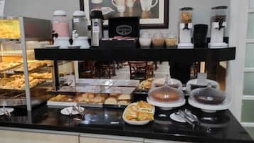 Desayuno bufé gratuito y diario
