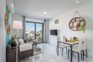 Luxury 2BDR in City Center - Even Israel st 3 - #52 | Área de sala de estar | Smart TV y Netflix