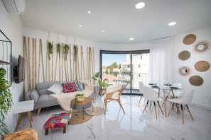 Luxury 2BDR in City Center - Even Israel st 3 - #30 | In-room dining