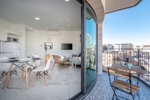 Luxury 2BDR in City Center - Even Israel st 3 - #30 | Balcony - Even Israel Apartments (Jerusalem)