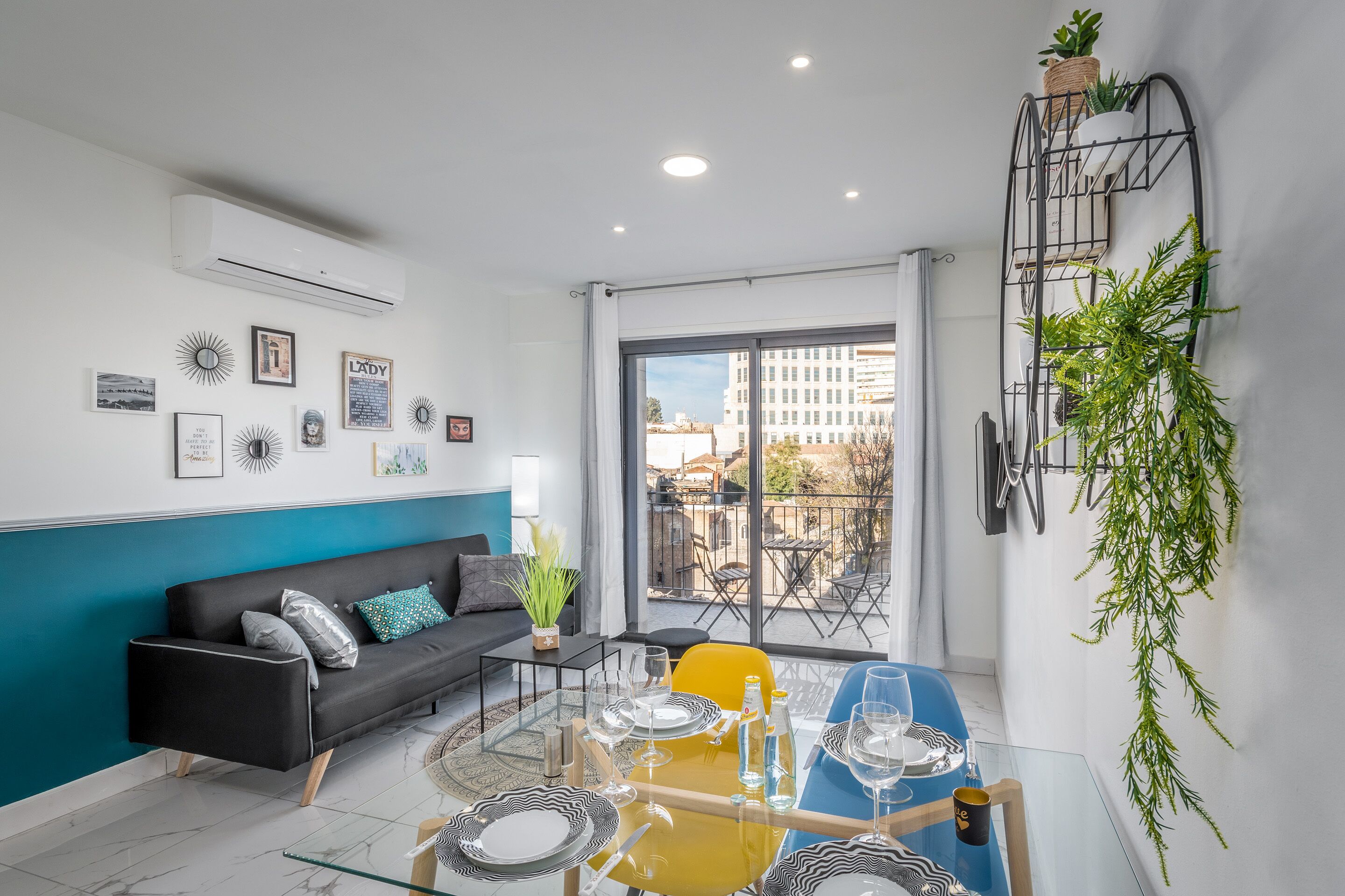 Luxury 2BDR in City Center - Even Israel st 3 - #19 | Área de sala de estar | Smart TV y Netflix 