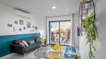 Luxury 2BDR in City Center - Even Israel st 3 - #19 | Área de sala de estar | Smart TV y Netflix