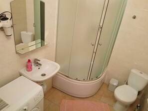 Apartment | Bathroom