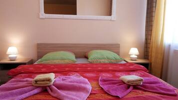 Apartment | 1 bedroom, desk, iron/ironing board, free WiFi