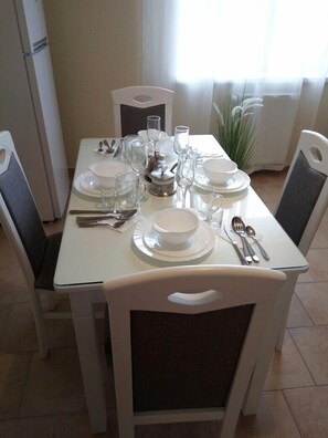 Apartament | Zona de menjador de l'habitació