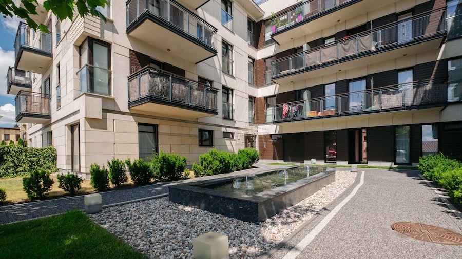 Modern Apartment Across the Ponds