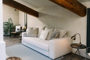 Loft Signature, 1 très grand lit et 1 canapé-lit, vue partielle sur le lac | Coin séjour