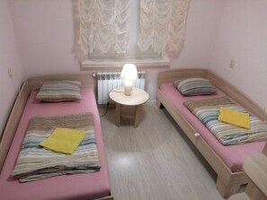 Apartamento, 2 habitaciones | 2 dormitorios, tabla de planchar con plancha, wifi gratis y ropa de cama