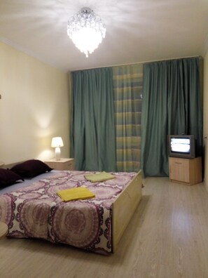 Room - Apartment on Generala Petrova 14 (Mukachevo)