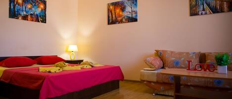 Apartment, 1 Bedroom | 1 bedroom, desk, iron/ironing board, free WiFi