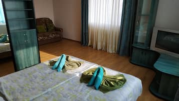 Apartment, 2 Bedrooms | Iron/ironing board, free WiFi, bed sheets