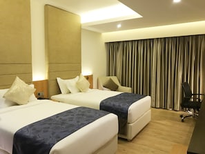 Executive Double or Twin Room | Egyptian cotton sheets, premium bedding, down duvets, pillow-top beds - The New Days (Dhaka)