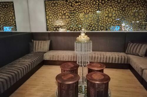 Karaoke bar
