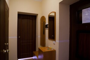 Interior entrance - Best One Room Apartments (Mukachevo)