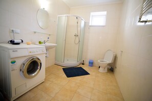 Apartment, 1 Bedroom | Bathroom | Shower, hair dryer, towels, soap - Best One Room Apartments (Mukachevo)