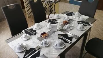 Colazione a buffet inclusa, servita tutte le mattine