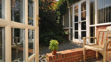 Twin Room, Accessible | Terrace/patio