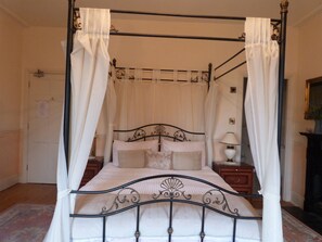 Deluxe Double Room, Bathtub | Desk, iron/ironing board, free WiFi, bed sheets - Edderton Hall Country House (Welshpool)