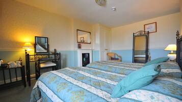 Standard Twin Room, Garden View | Desk, iron/ironing board, free WiFi, bed sheets