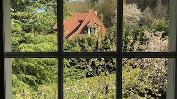 Family Suite (Paris) | Garden view