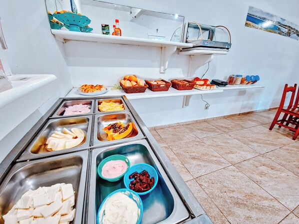 Desayuno buffet diario (BRL 35.00 por persona)