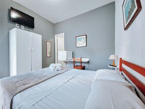 Standard Double Room | Minibar, in-room safe, free WiFi, bed sheets - Suítes Água Marinha (Cabo Frio)