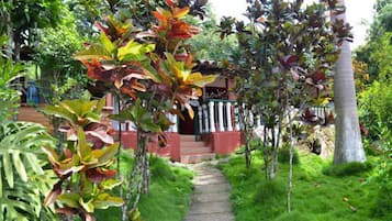 Cabin dành cho gia đình, quang cảnh hồ bơi, tầng trệt (Villa Nelfi) | 2 phòng ngủ, truy cập Internet không dây miễn phí, bộ trải giường