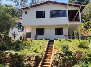 Cabane Familiale, 3 chambres, vue piscine (Isabella)