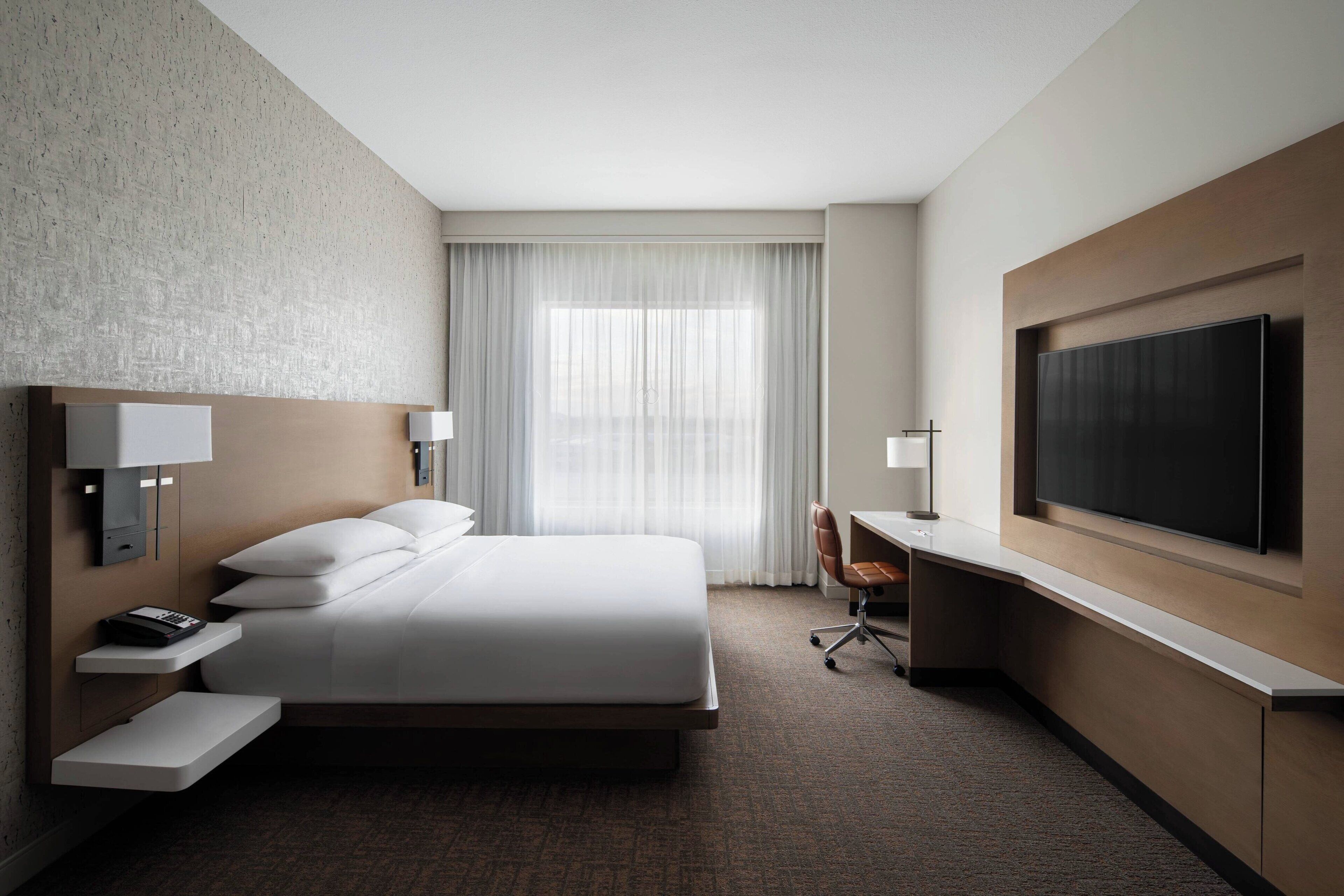 1 bedroom, egyptian cotton sheets, premium bedding, pillow-top beds