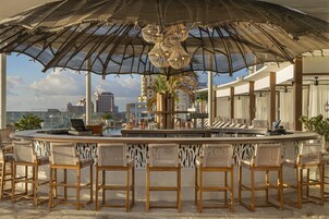 2 bars/lounges, poolside bar
