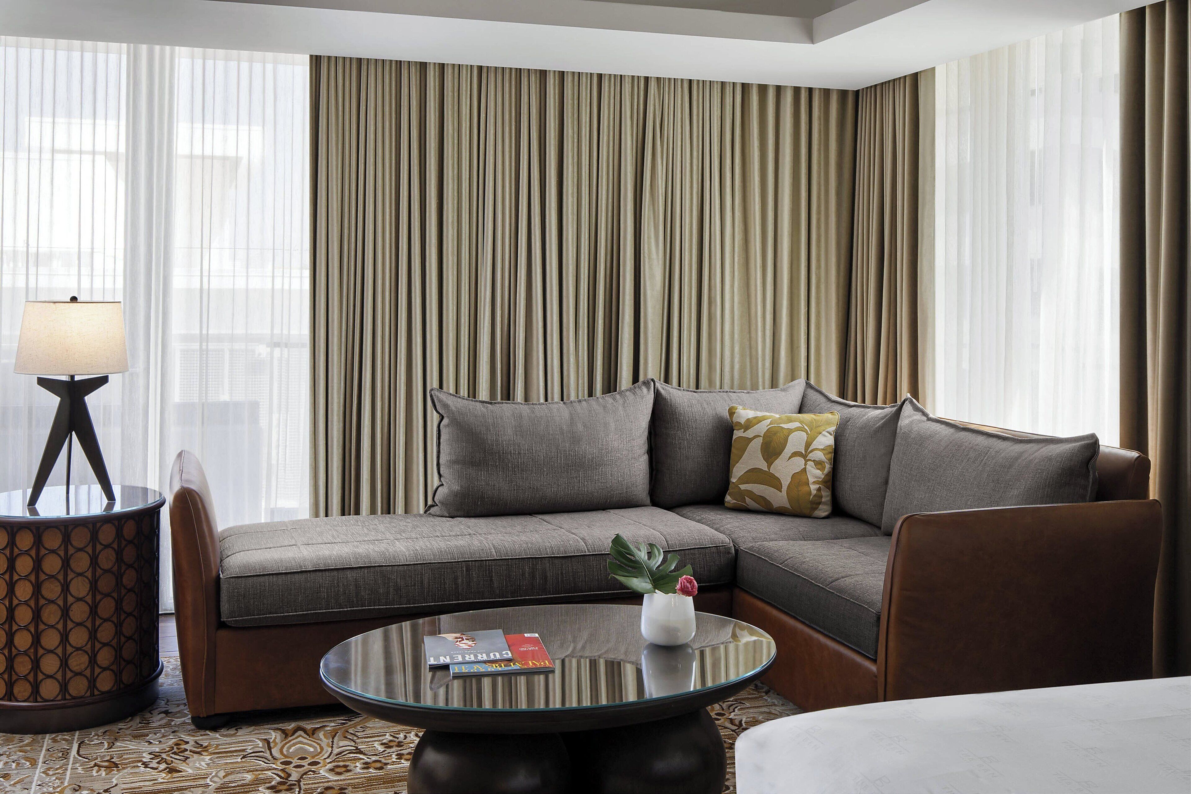 55-inch smart tv with cable channels, tv, netflix