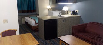MJ Inn and Suites