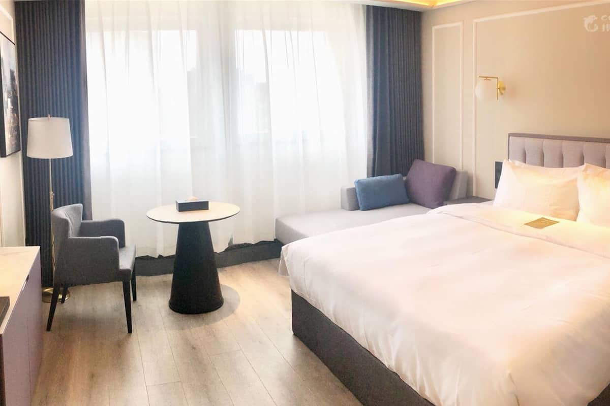 Superior Room, 1 King Bed | In-room safe, blackout drapes, iron/ironing board, bed sheets