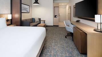 Premium bedding, in-room safe, individually decorated