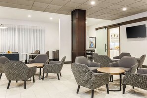 Free daily full breakfast  - Hyatt Place Waco (Waco)