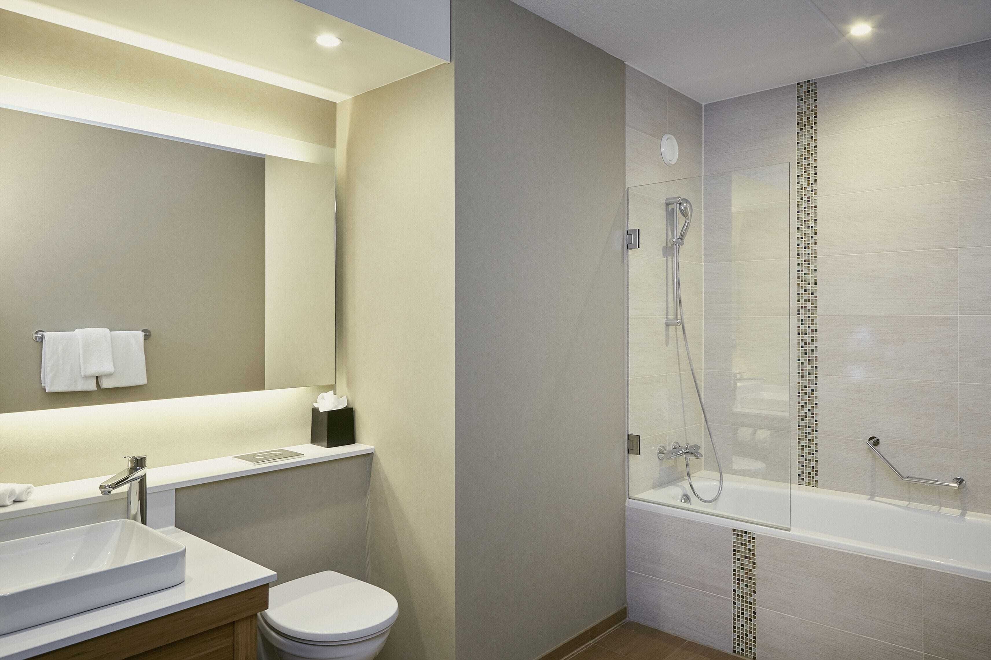 Bathroom | Free toiletries, hair dryer, towels, soap