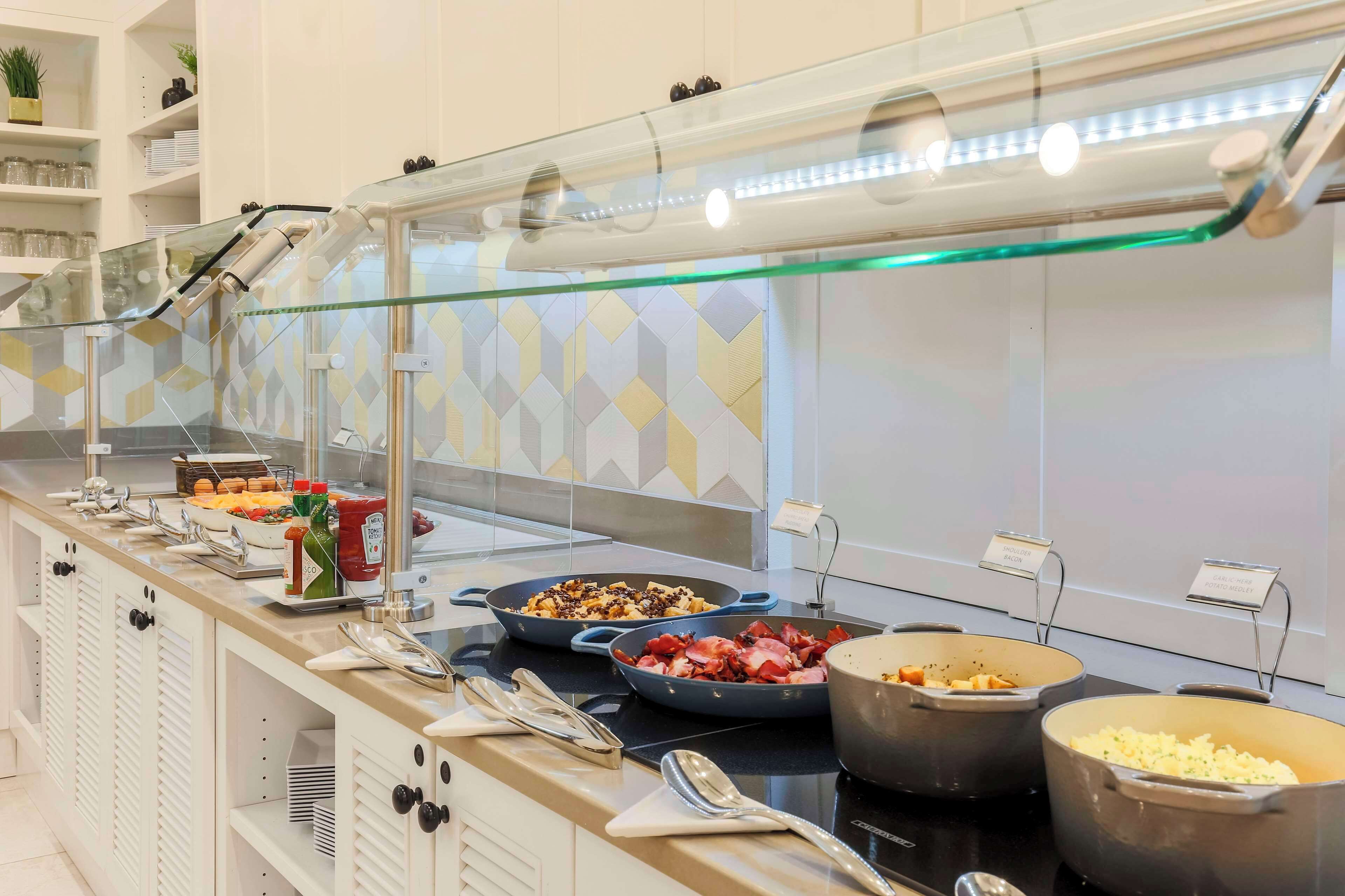 free daily full breakfast