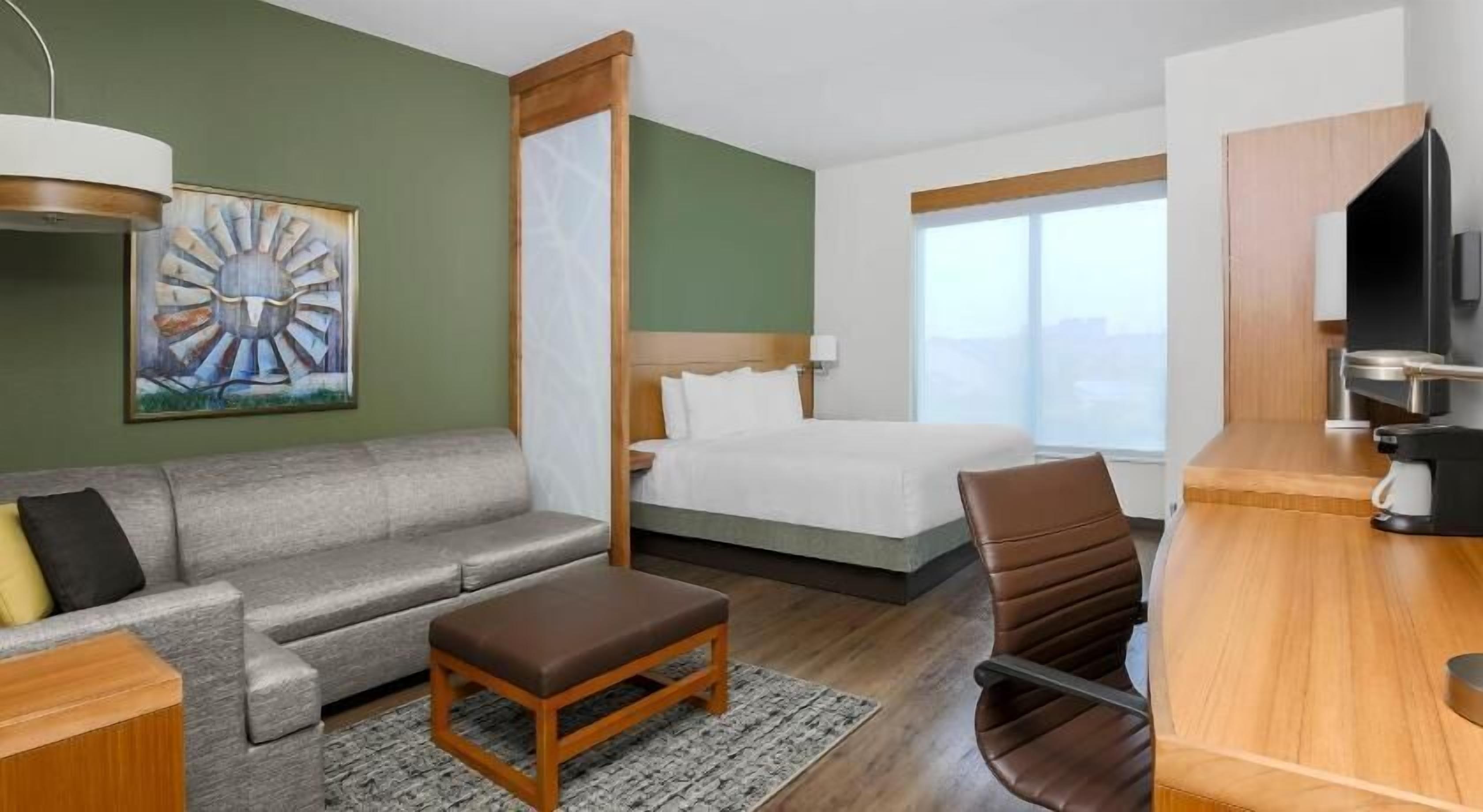 Premium bedding, individually decorated, desk, laptop workspace