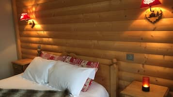 Annexe Chambre Double, vue sur le lac, avec balcon | Décoration personnalisée, ameublement personnalisé, rideaux occultants
