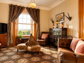 House, 4 Bedrooms | Living area - Nore View House (Dunbell)